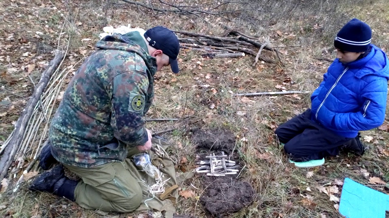 Розведення вогню в сирому лісі