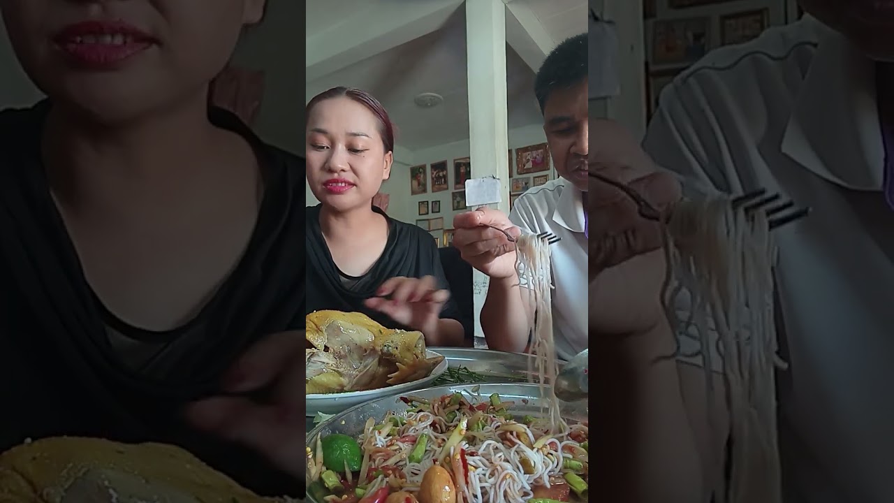 มากินส้มตำกับไก่ต้มน้ำปลาอร่อย