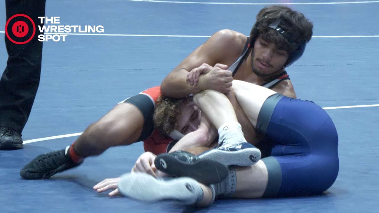126 - Ismael Chaidez of Glenbard East [R] v. Jaiden Matas of Lake Park [G]