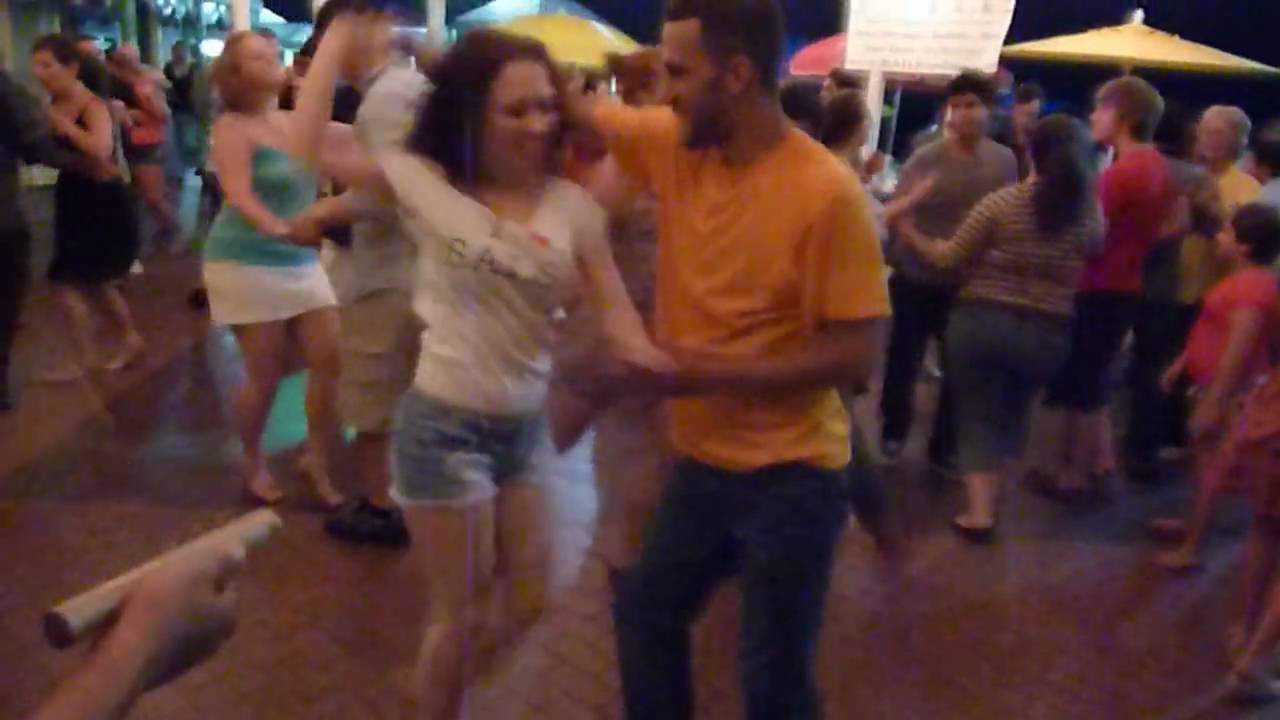 Salsa social dance at The Pier - Erika Caliente & Jorge Alberto