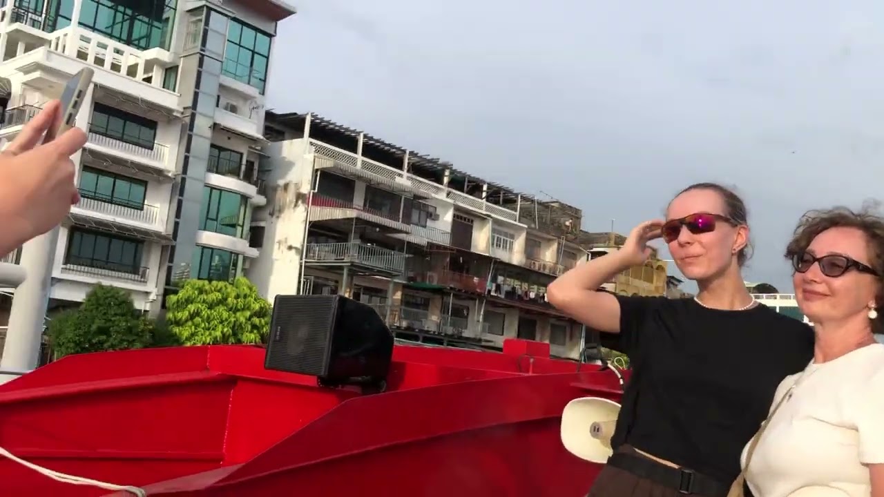Chao Phraya River      رود چائو فرایا بانکوک.