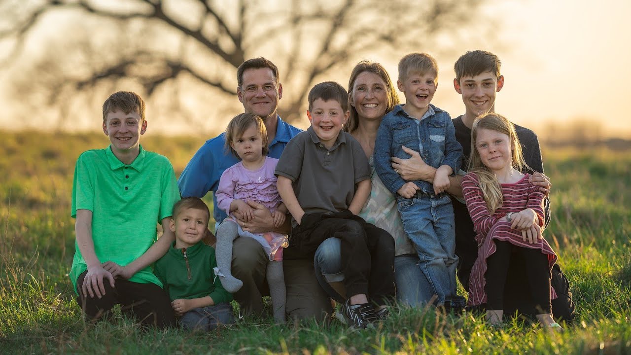 Homeschool Mom 7 Kids - Day in the Life - Large Family - Country Living - Farm - Routine Schedule