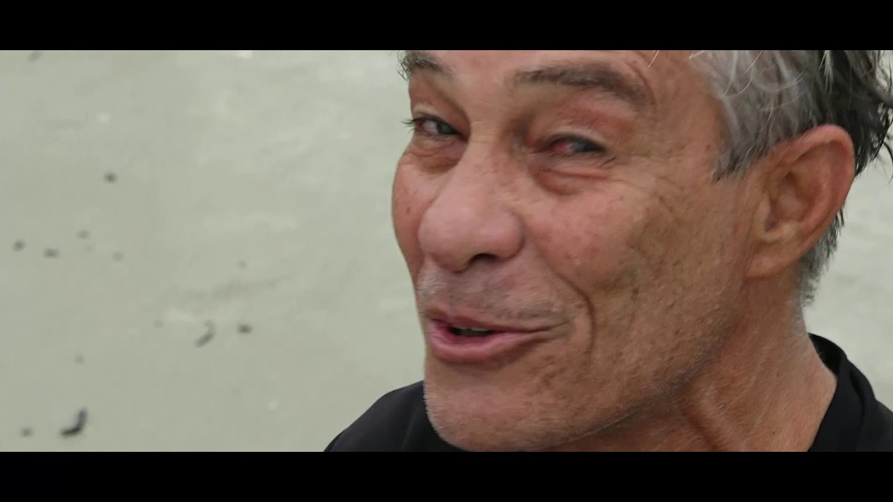 Edinho Leite surfing with Mid Lenght