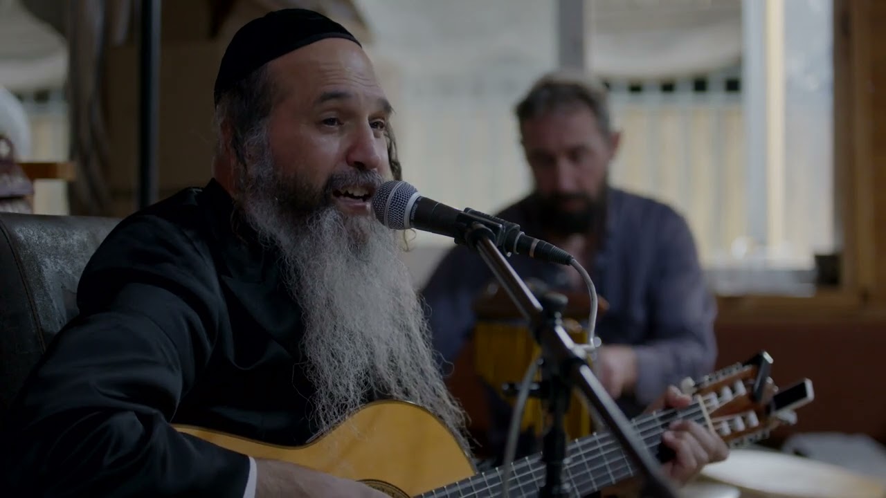 Adir Bimilucha - Yosef Karduner אדיר במלוכה - יוסף קרדונר (בבית ברסלב תקוע)