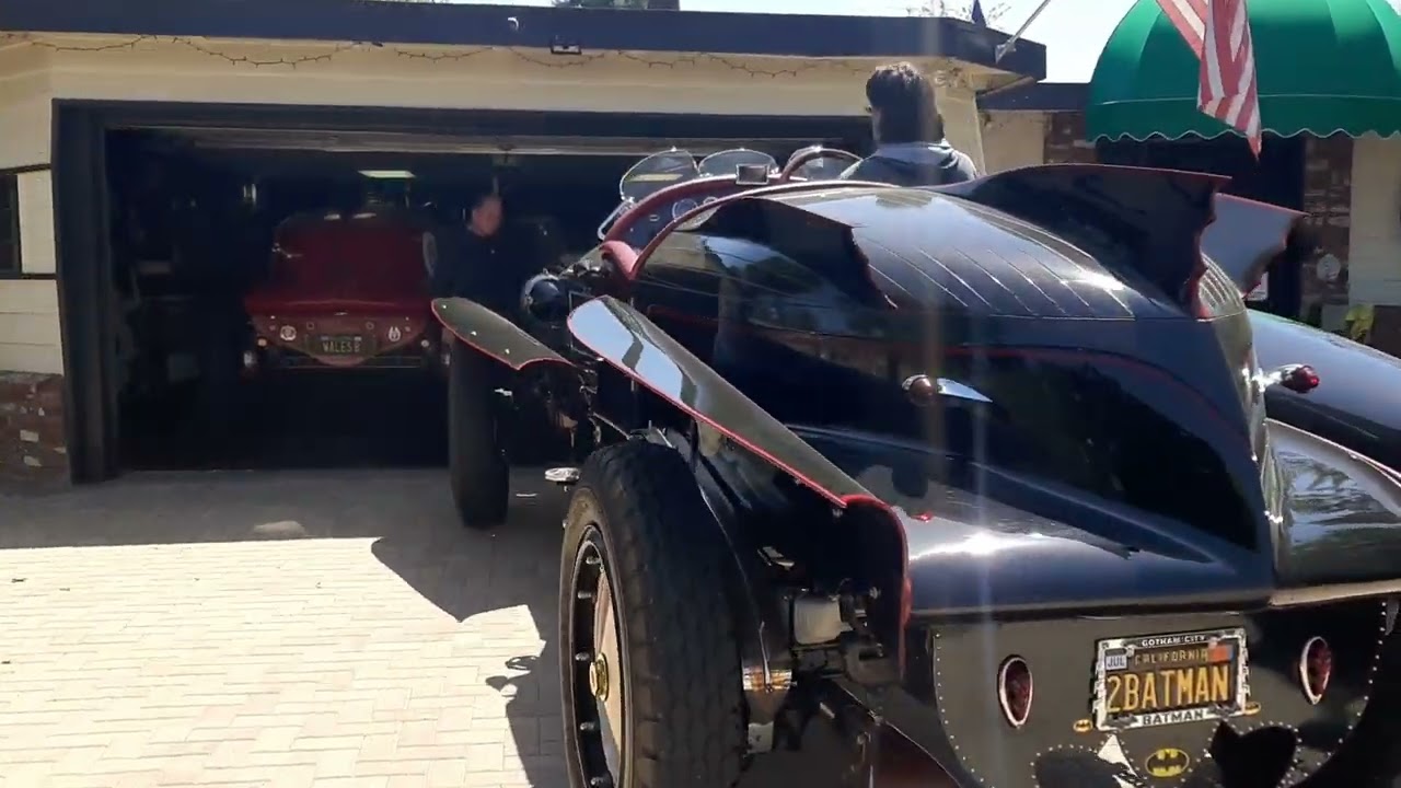 🎖 Grand 0fficial George Barris Batmobile