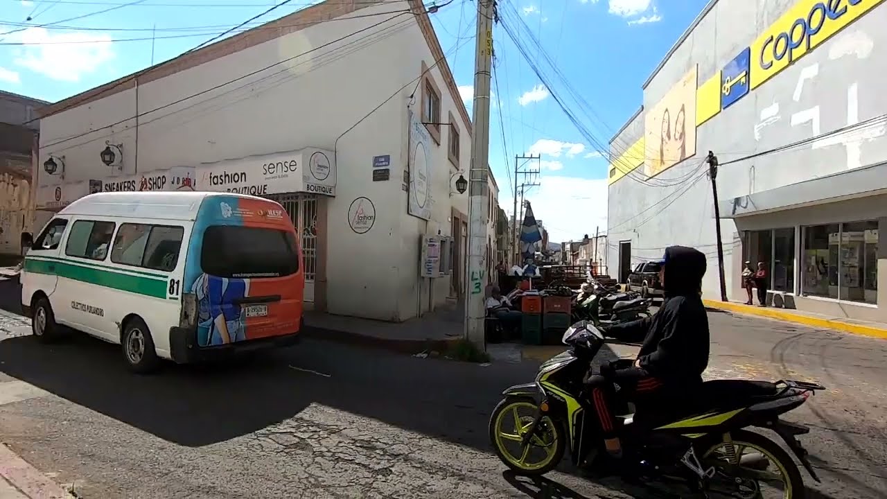 CAMINANDO ANDO POR ALGUNAS CALLES DE PURUANDIRO MICH