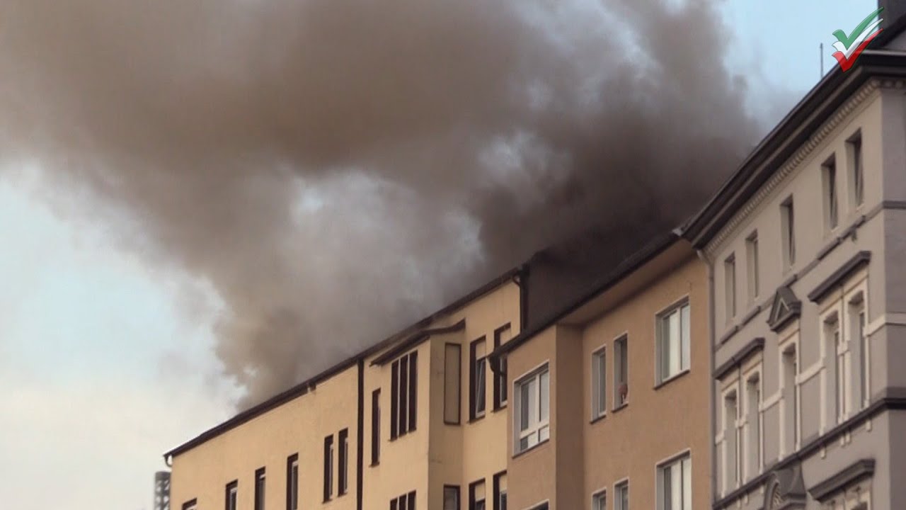 Пожар на ферме крыши - Пожарная служба в Хаген-Верингхаузене - Пожарная служба используется часами