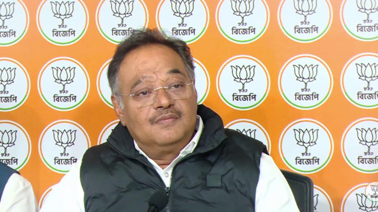 LIVE: সল্টলেক বিজেপি কার্যালয়ে সাংবাদিকদের মুখোমুখি রাজ্য সভাপতি শমীক ভট্টাচার্য্য।