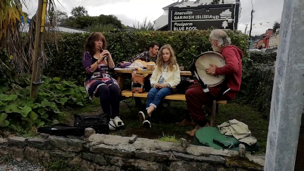Tina McLoughlin Lonsome Boatman, Ronan O'Snodaigh & Paul Burgess , Whistle lessons online