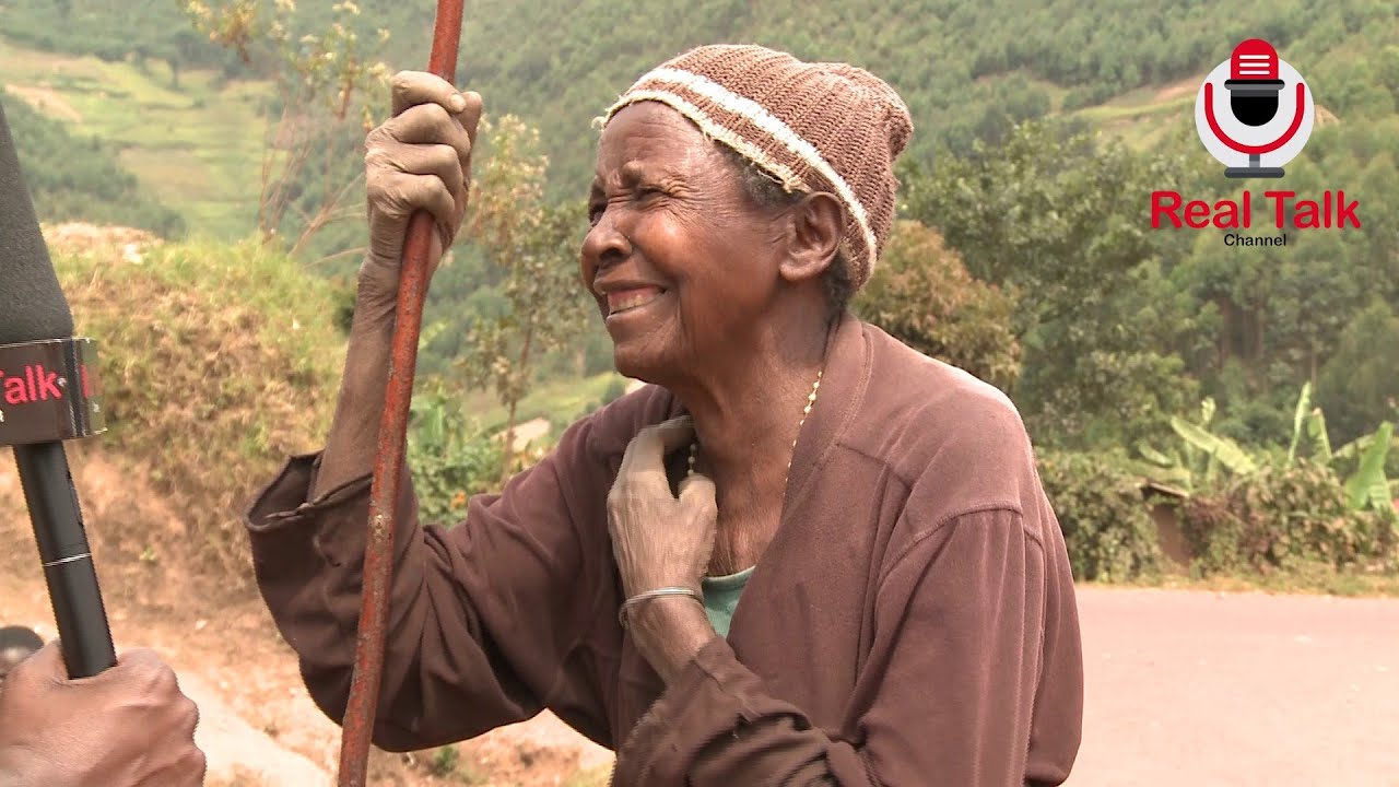 Uyu mukecuru wo mu murenge wa Rushaki muri Gicumbi arasetsa cyane. Umva ibyo yibaza kuri Coronavirus