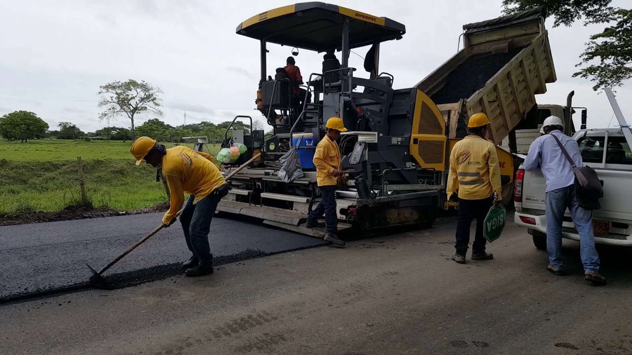 PROCESO CONSTRUCTIVO Y MAQUINARIA PARA APLICAR UNA CARPETA ASFALTICA EN CALIENTE