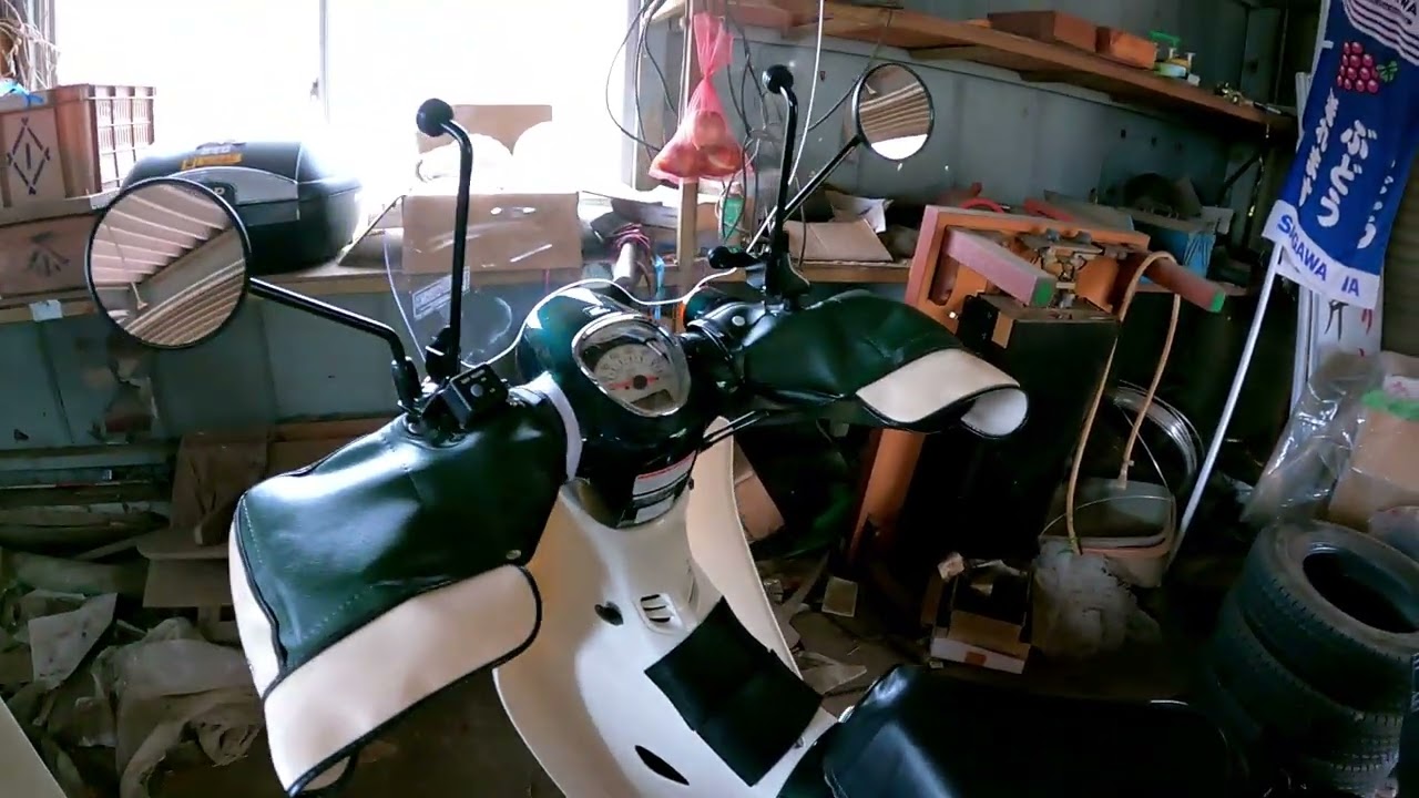 スーパーカブJA59　2026年2月25日　後輩（バイク屋）にやってもらったこと　純正ウインドスクリーン　グリップヒーター取付け　自分でやったこと　メーターリム　レッグシールドにエンブレム貼付け