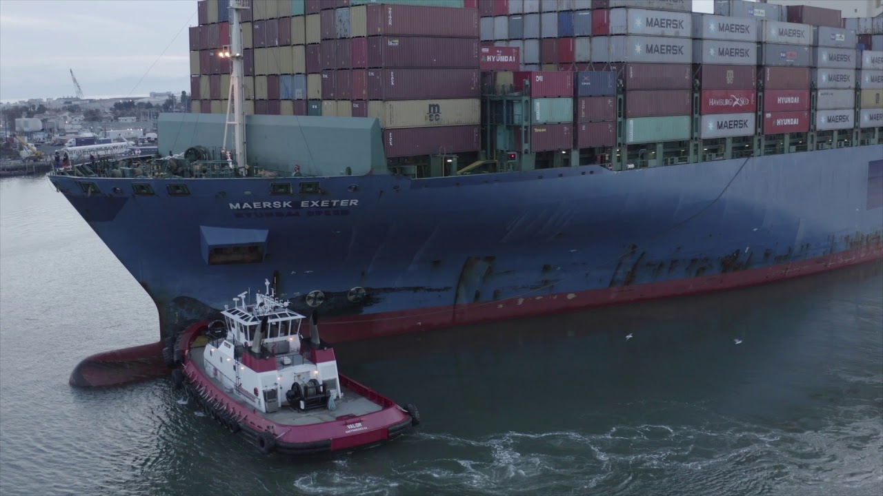 Ship turning at Oakland