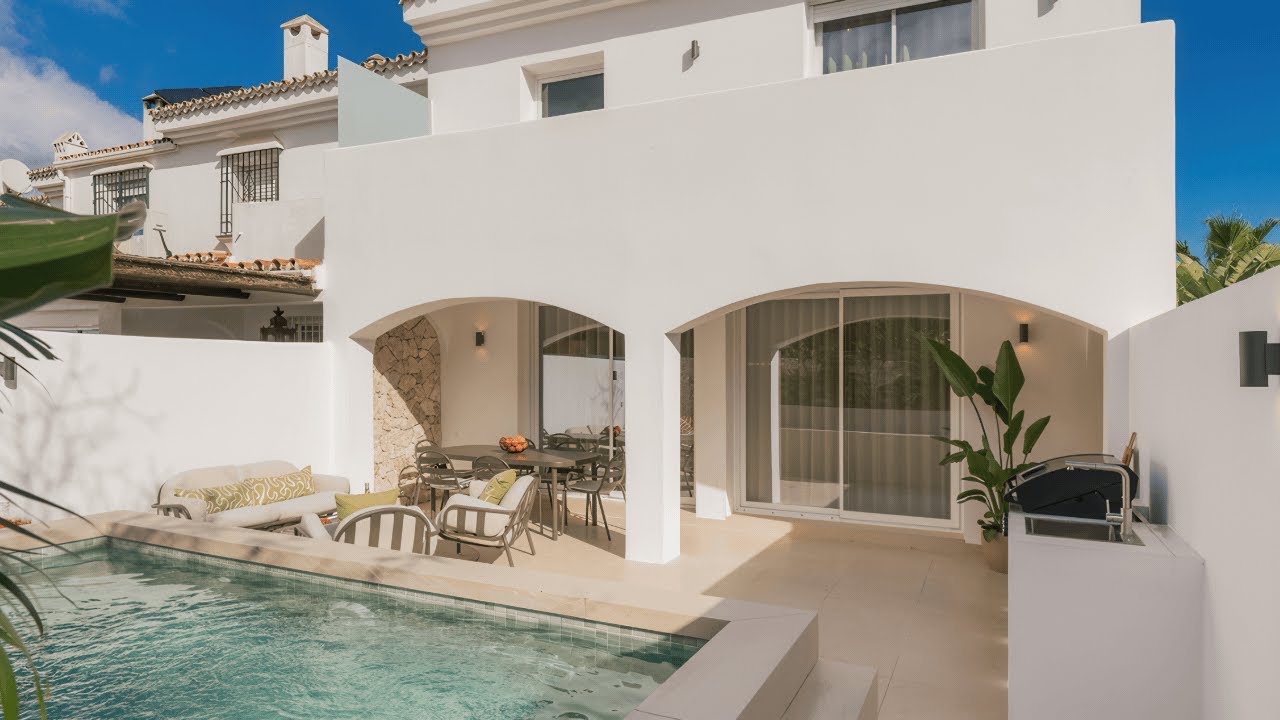 BEACH! 1.595.000&euro; San Pedro Marbella Townhouse 4 Beds DV3457