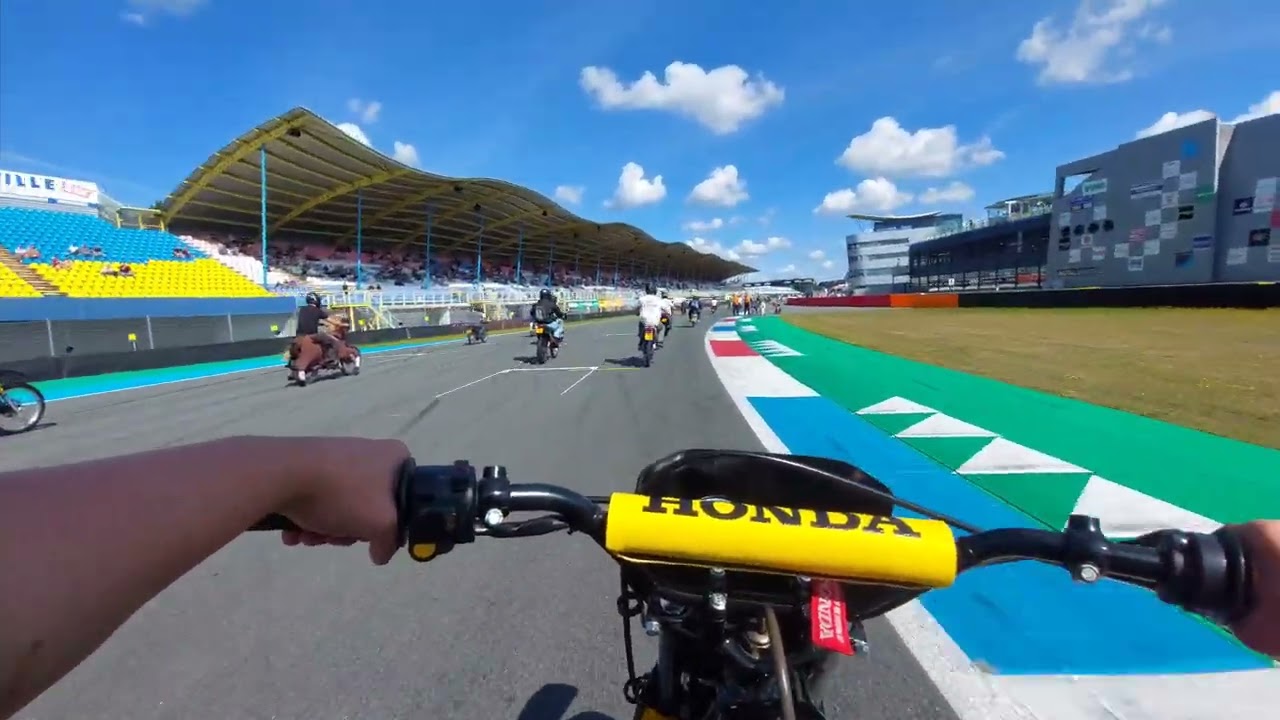 Bromfietts 2025 met honda mt5