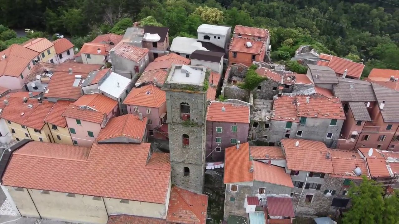 Castelpoggio (Carrara) visto dal Dji Mavic Mini