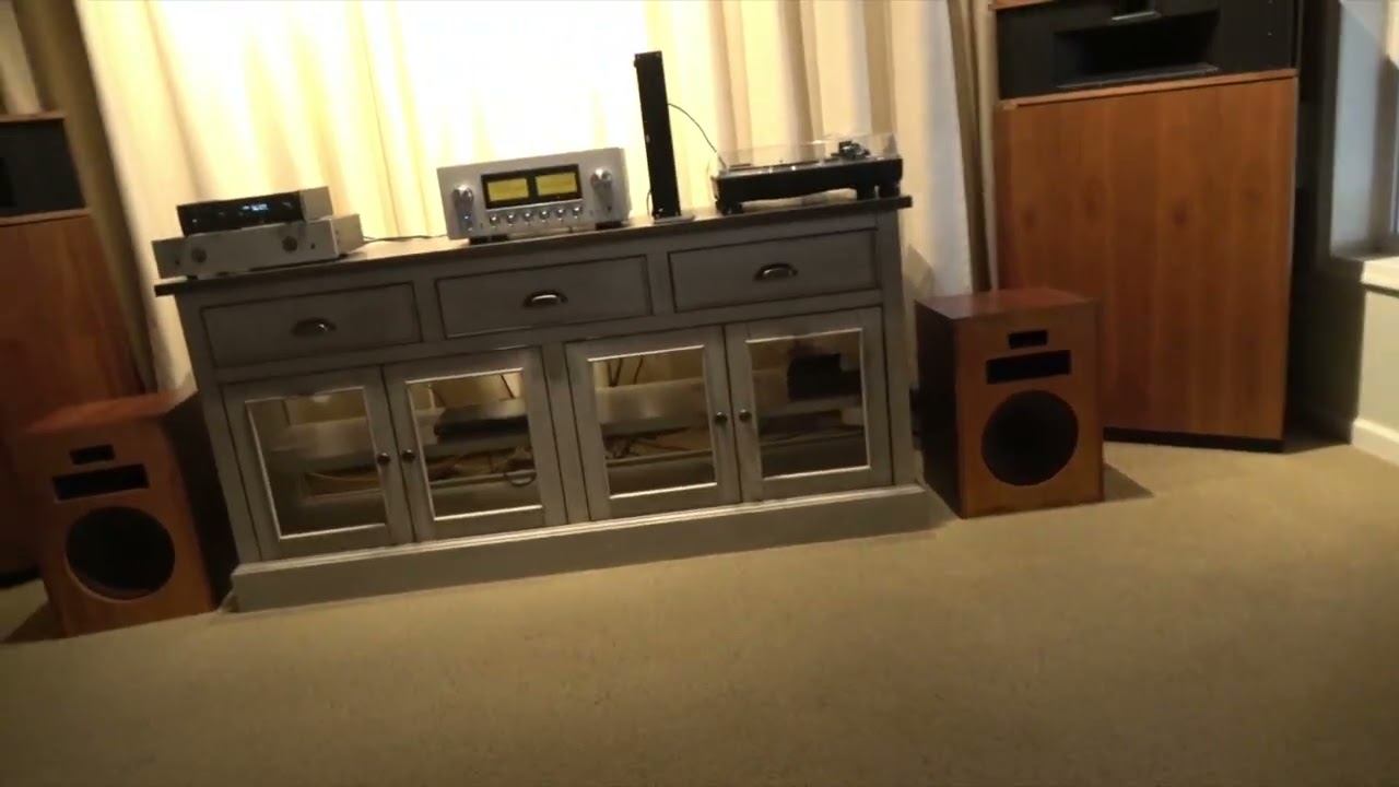 Transistor vs. Vacuum Tube Part 1 of 4 - You Vote, You Decide