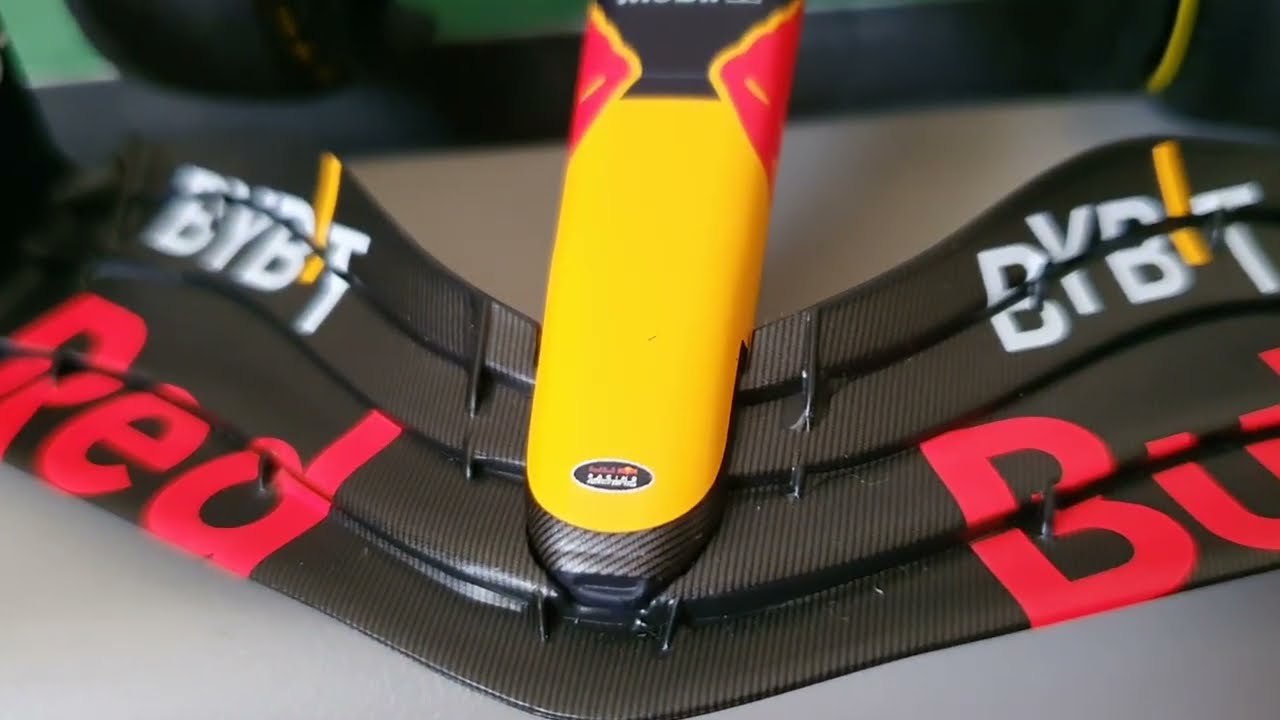 Formula 1 Miami 2022 Sergio Perez 1/18 Minichamps review