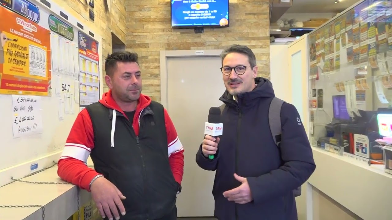 Vincita record Superenalotto: 7 quote in Puglia, la gioia nella ricevitoria barese