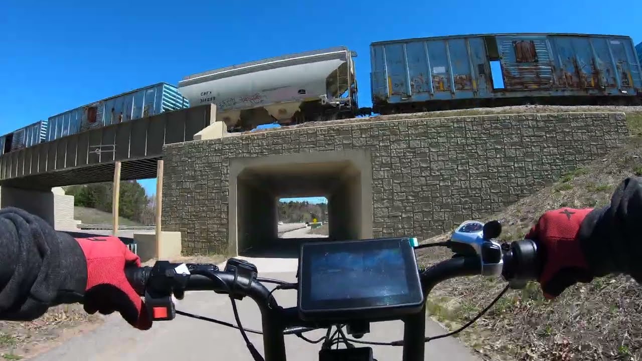 Enjoying Nice Weather on the Ebike ( Ariel Rider Grizzly )
