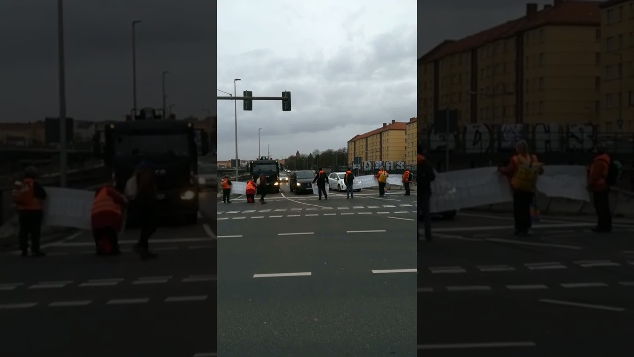 Archiv: Aktivisti #letztegeneration  betreten Stra&szlig;e f&uuml;r #blockade