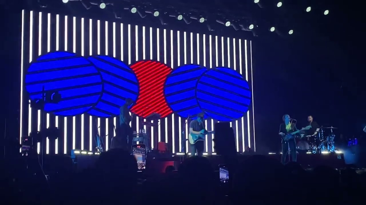 “I Can Talk” - Two Door Cinema Club en Mad Cool 2022 (Día 5)