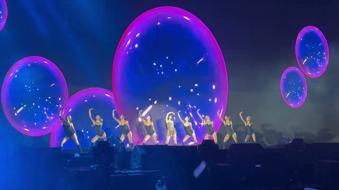 15. Jennie - You and Me @ Foro Sol, Mexico City - D1 Fancam