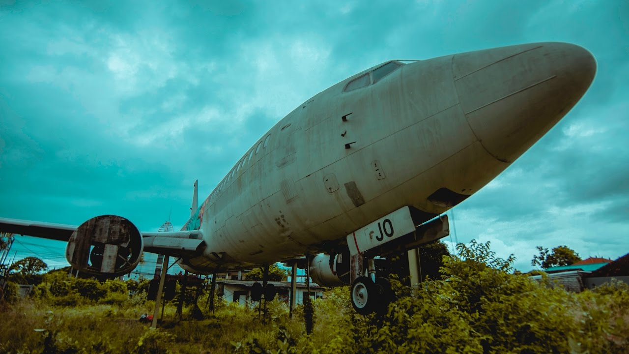 В ИНДОНЕЗИИ НАЙДЕН ЗАБРОШЕННЫЙ САМОЛЕТ 737!