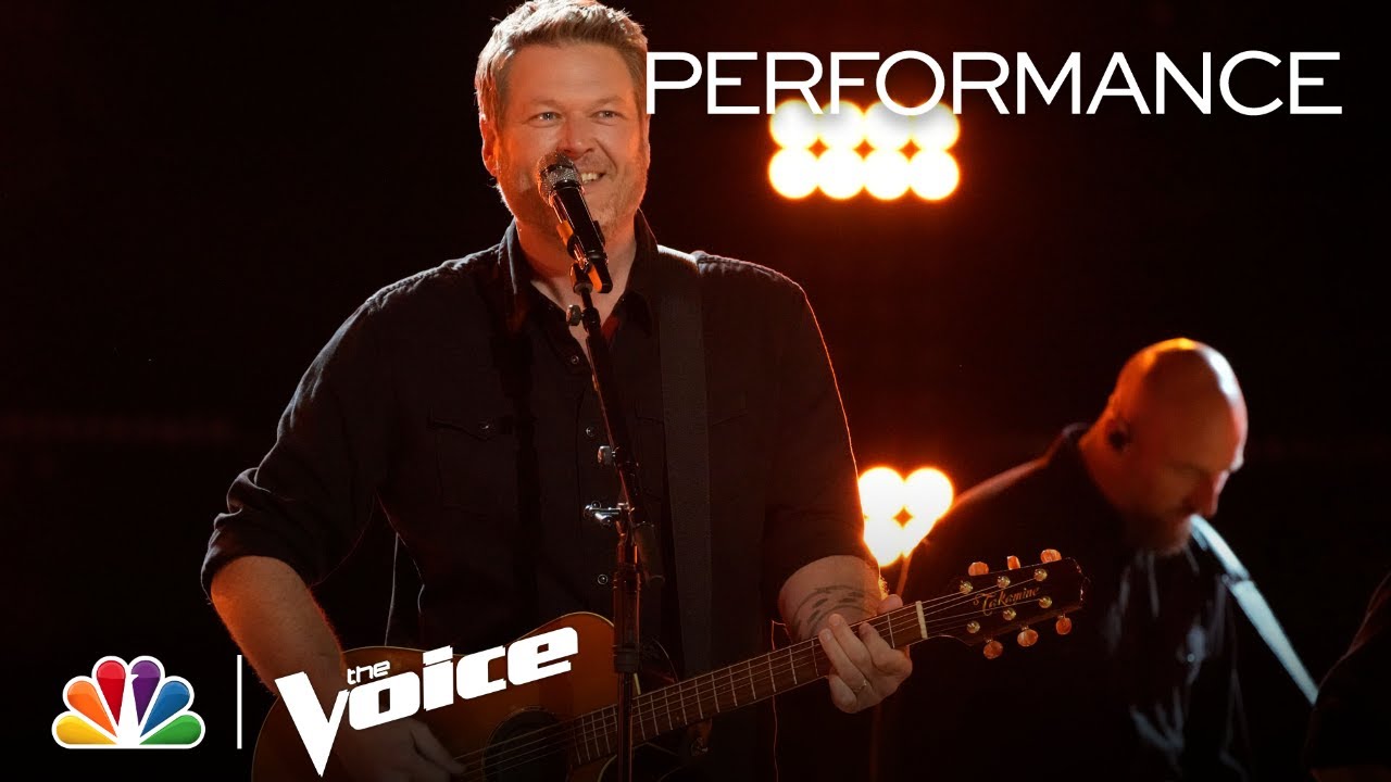 Blake Shelton Performs 