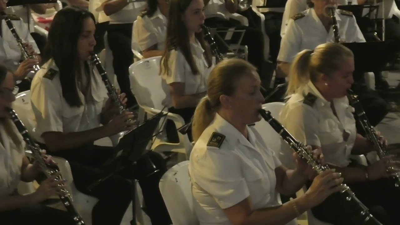 Suena Maestro Due&ntilde;as 