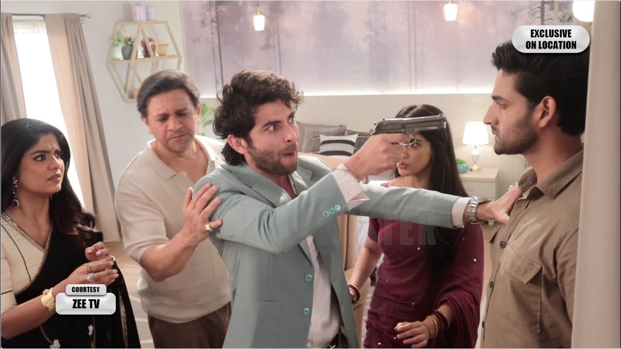 Jagadhatri Serial On Location : Rudra lost his temper and pointed a gun at Shivaay, Zee TV