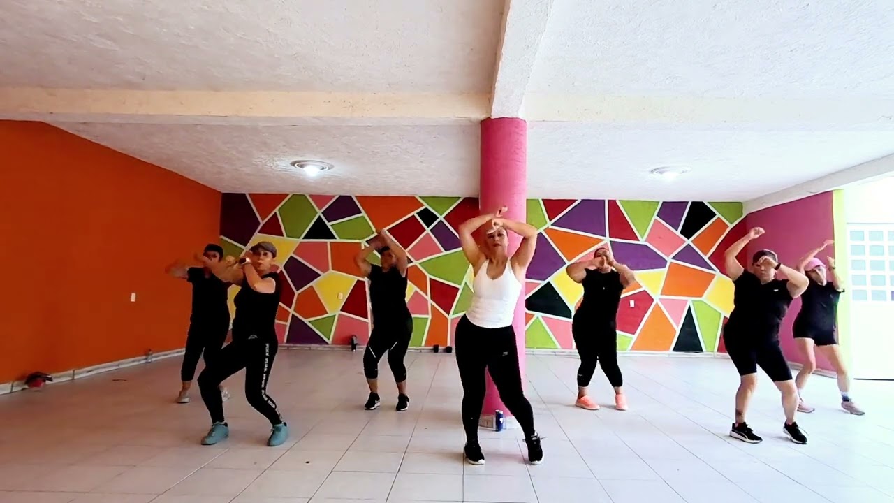 ÁMAME , BÉSAME.. cumbia.(miireya fraimart) Baile fitness