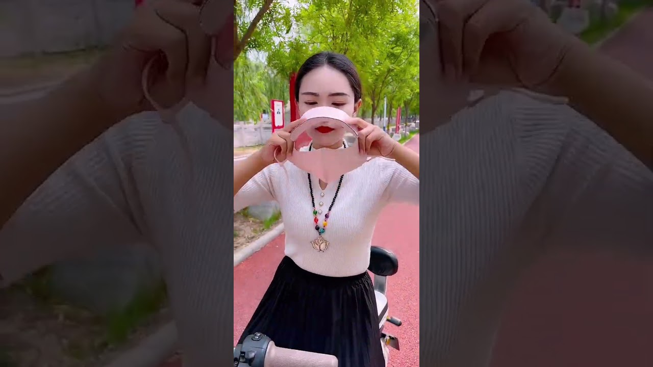 Stay Cool & Protected: The Smart Hat + Face Mask Combo Everyone Needs #shortvideo