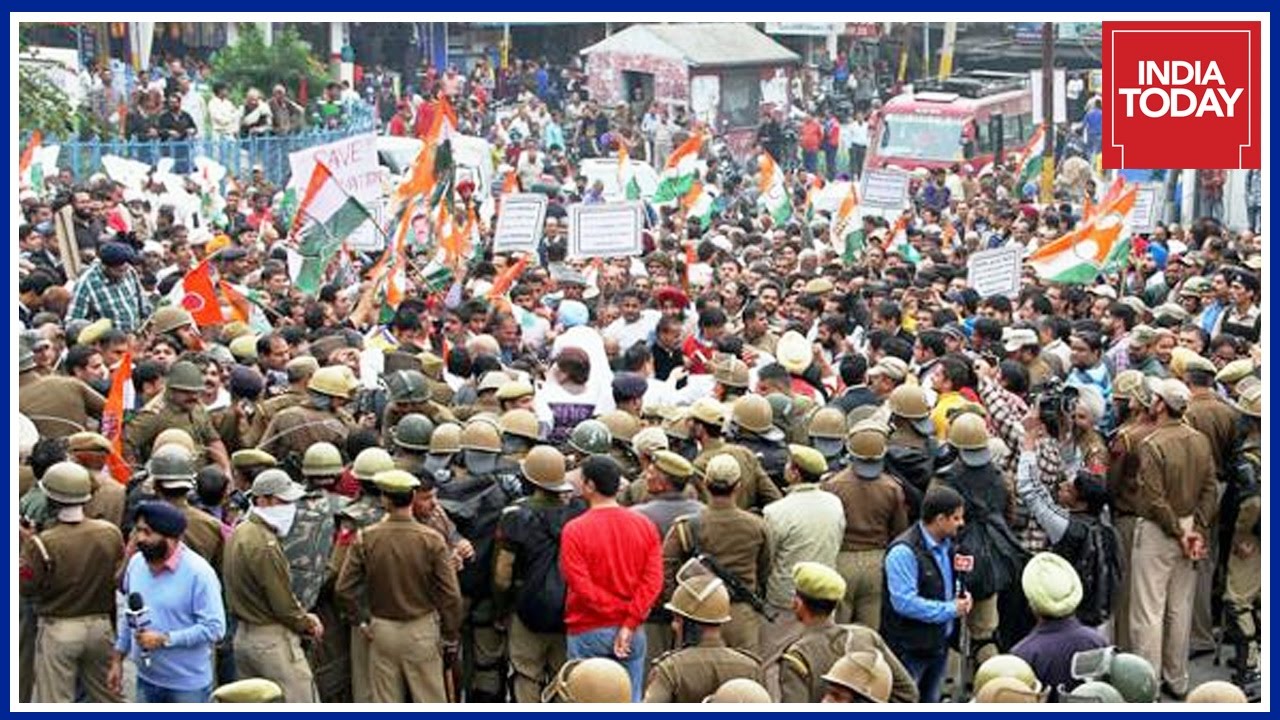 Congress Stages Protest Against PDP-BJP Govt In Jammu & Kashmir