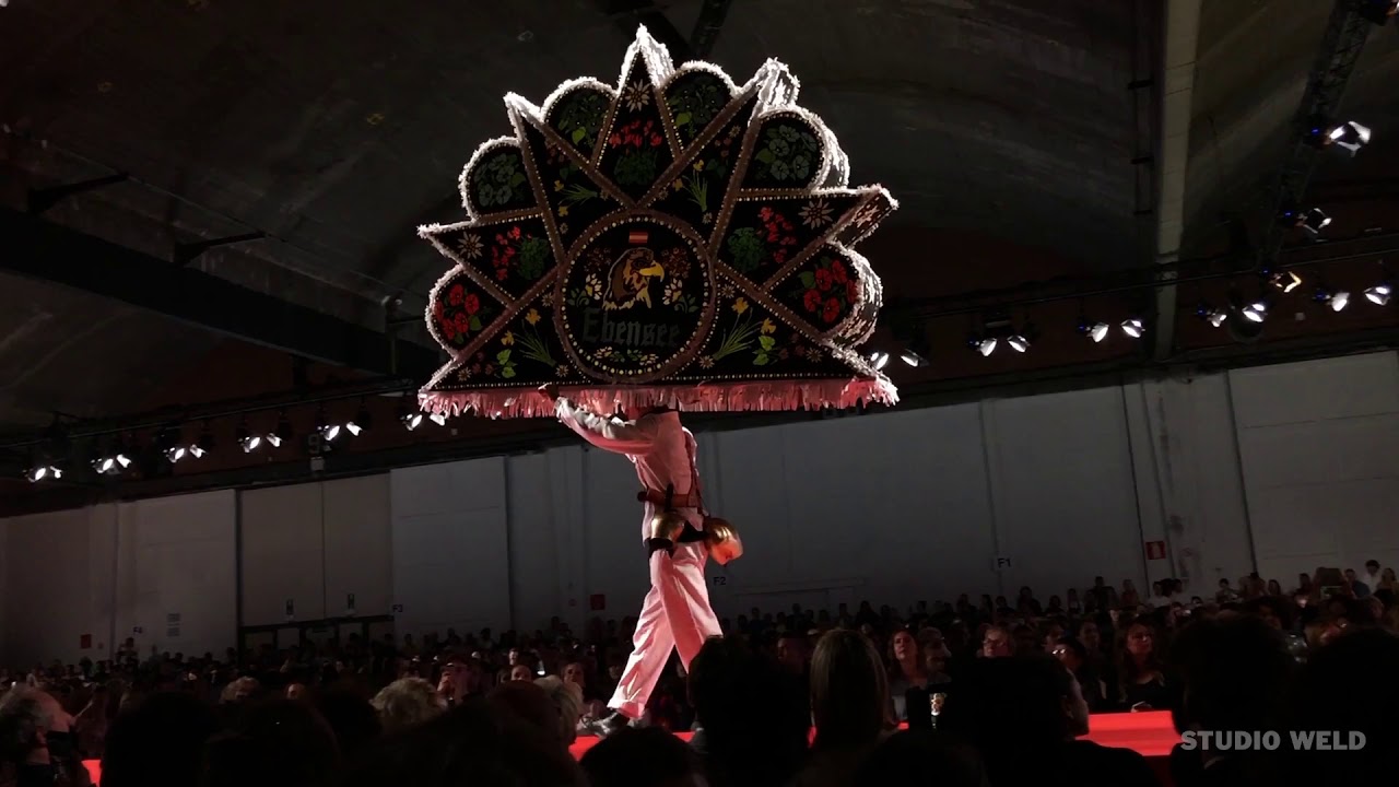 Royal Academy of Fine Arts Antwerp Fashion Show 앤트워프 왕립예술학교 패션쇼 2019