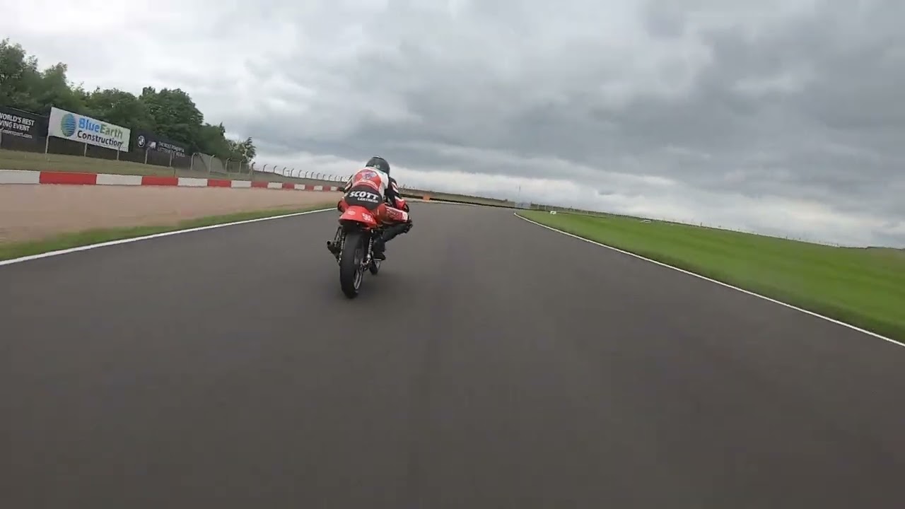 MZ250 racing Donington park 1/6/2024 race 1