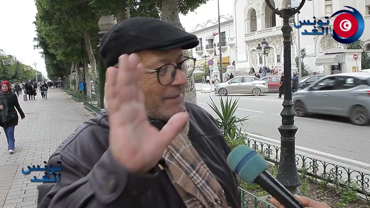 بلادنا ماكيفها حتى بلاد في العالم، في فرنسا حتى كاس ماء مايعطيوش ولهنا ياخو قهوة يقعد بيها نهار كامل