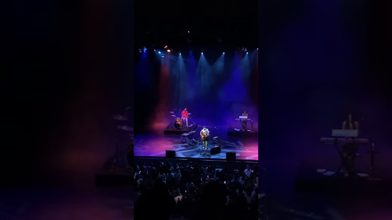 I Don’t Wanna Live In A World (unreleased!!) - Clinton Kane Live in Singapore (06.12.2022)