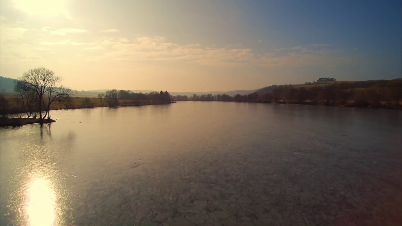 Pfordter See mit schmelzender Eisdecke