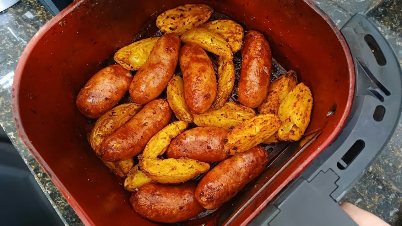 MAIS FÁCIL NÃO EXISTE! LINGUIÇA COM BATATA NA AIRFRYER! DOURADINHAS POR FORA E SUCULENTAS POR DENTRO