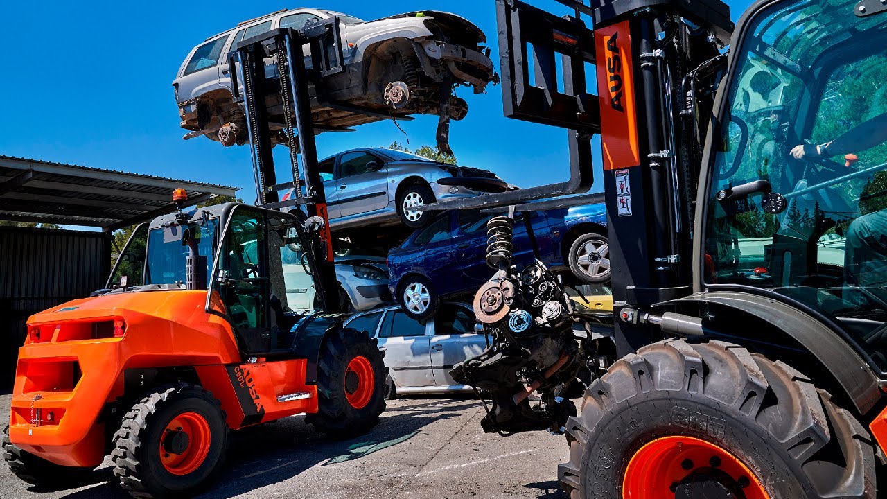 AUSA rough terrain forklifts for the toughest outdoor handling tasks (US version)