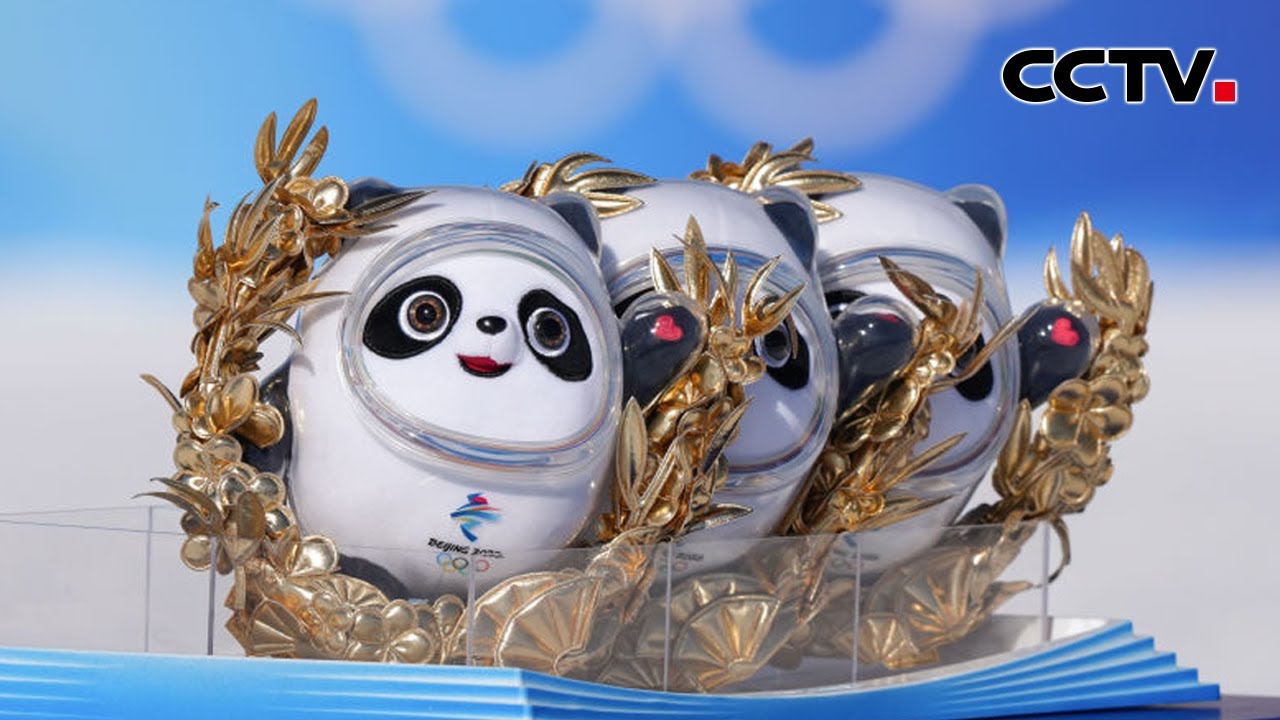 一墩难求！你买到冰墩墩了吗？白岩松说有人排队一整夜才买到 | CCTV中文国际