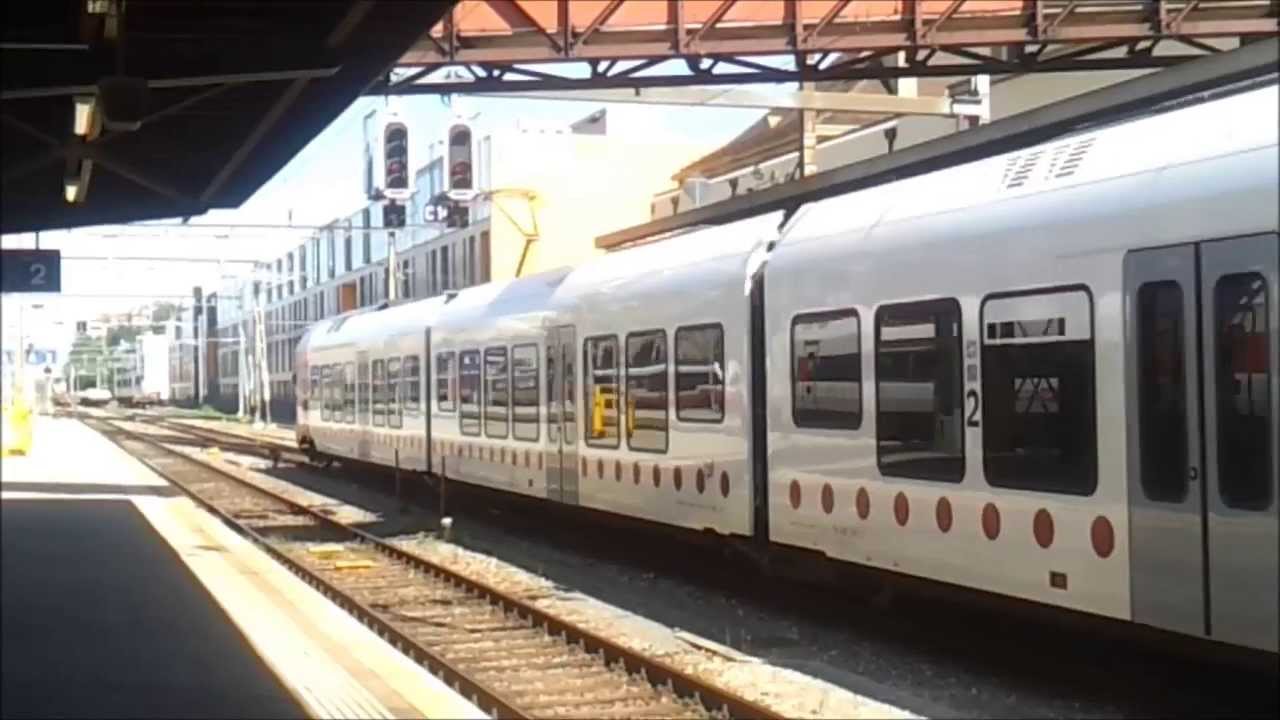 Treni alle stazioni di Biel Bienne & Neuchatel
