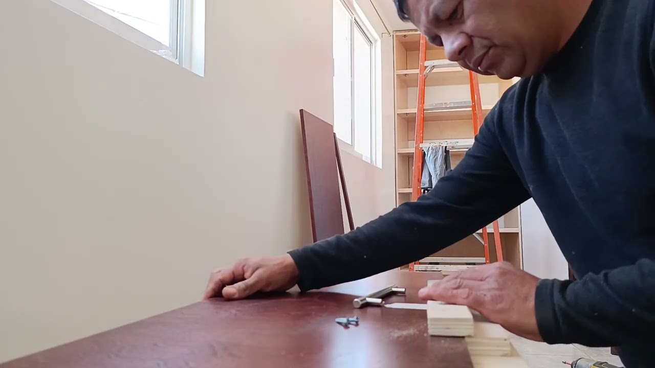 Cómo instalar una jaladera para puerta o cajón en 2 minutos 