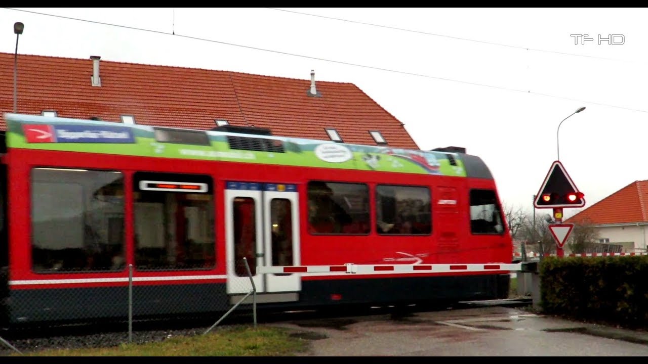 Railroad crossing Niederbipp (CH) - Bahnübergang Diestelweg Holzhäusern