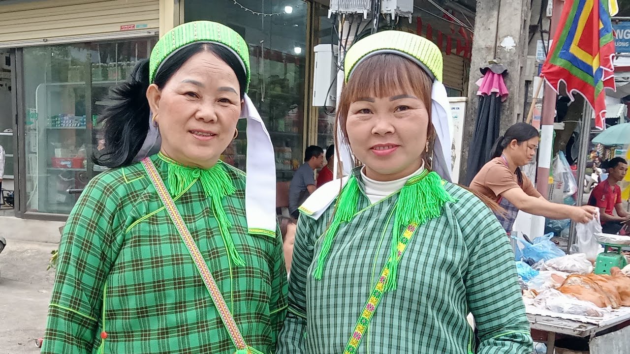 Đôi gái xinh lạng sơn hát sly rất tuyệt vời, tại hội chùa Tiên 