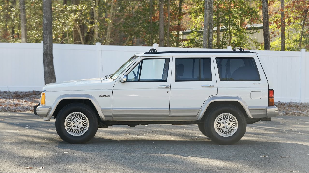 Davis AutoSports - 1996 JEEP CHEROKEE COUNTRY - 115K MILES - LIKE NEW