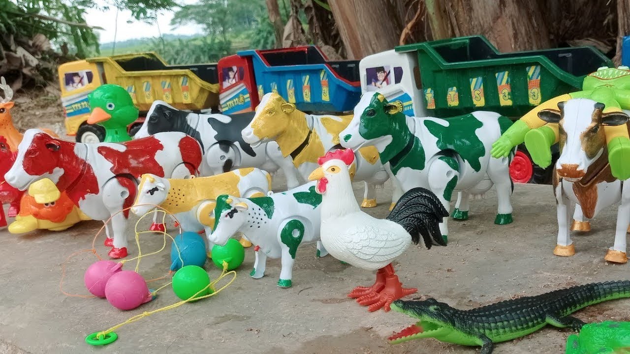 Wow..Truk oleng angkut sapi warna warni ayam gajah gorila kelinci latolato zebra joget rusa bebek