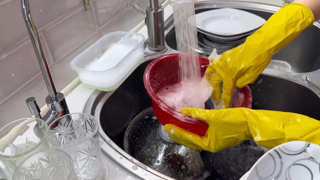 Watch-Discover the ASMR joy of dishwashing — find peace and calm in your kitchen!