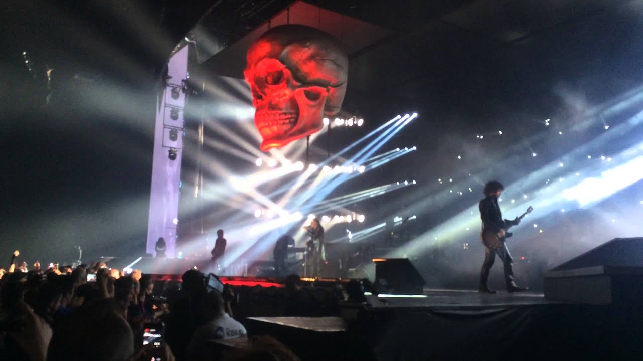 Rester Vivant - Intro Johnny Hallyday - Zénith Toulouse